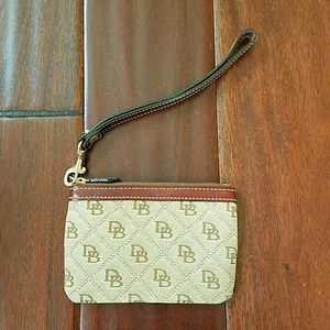 Like new Dooney & Bourke signature wristlet