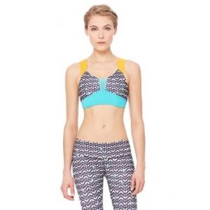 Alo Yoga Reversible Bra Arrow Print