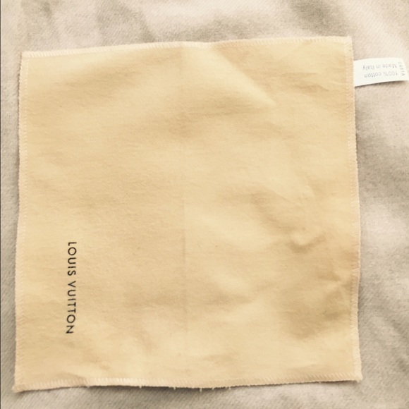 Louis Vuitton authentic dust cloth-made Italy tag