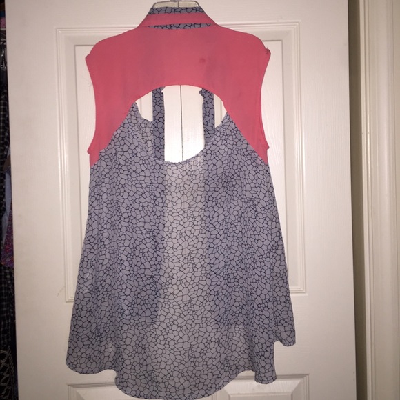 Button Down Sleeveless Shirt * High Low - Picture 2 of 3