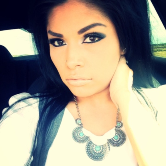 Meet your Posher, Cora - Picture 2 of 2