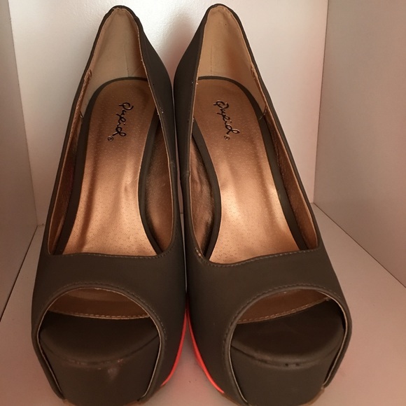 shoes - Picture 1 of 2