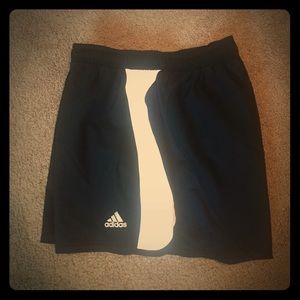 👟 Adidas running shorts