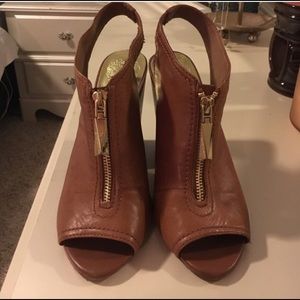 Vince Camuto Bootie / Wedges Size 6