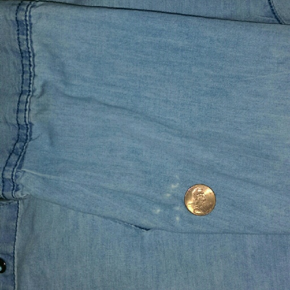 Forever 21 snap down shirt - Picture 4 of 4