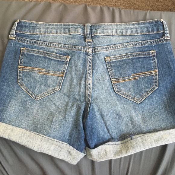 Jean shorts - Picture 2 of 3