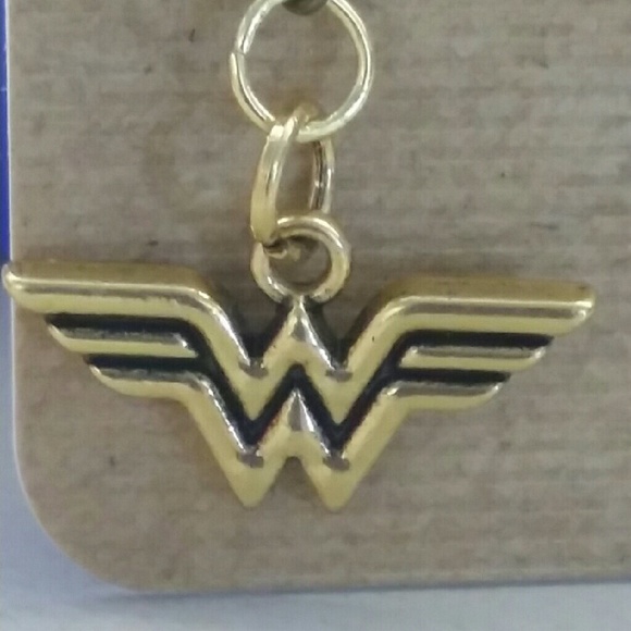 WONDER WOMAN EARRINGS $5 sale!! - Picture 2 of 2