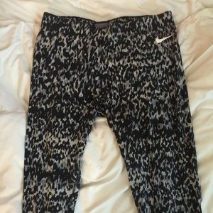 Nike legging with cheetah like print