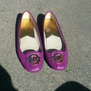 Michael kors magenta flats
