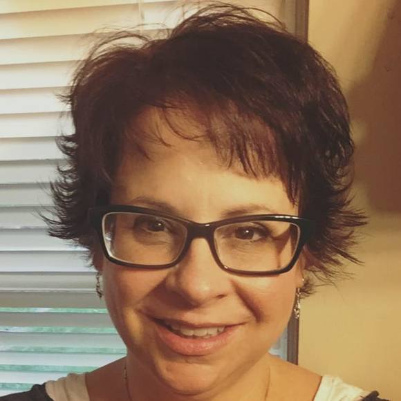 Meet your Posher, Vicky - Picture 1 of 1