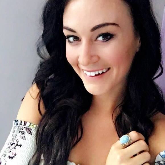 Meet your Posher, Olivia