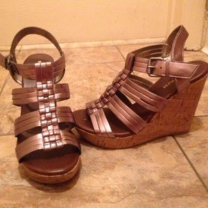 bronze strappy wedges- GUC