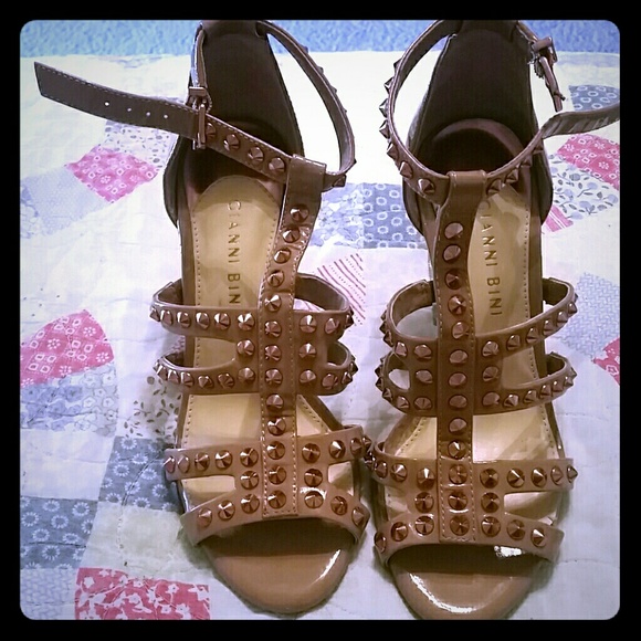 Beautiful Gianni Bini shoes *final  price,**