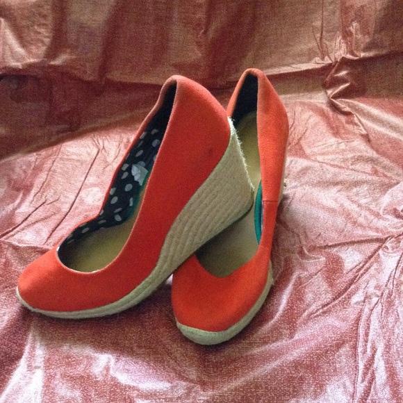 Red Wedges