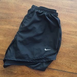 NIKE black dri-fit tempo short