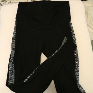 Maternity yoga pants