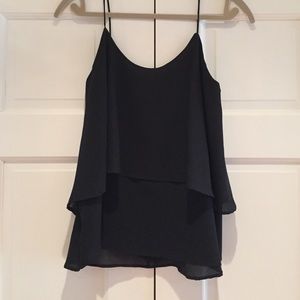 Medium black flounce top