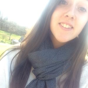 Meet your Posher, Leah