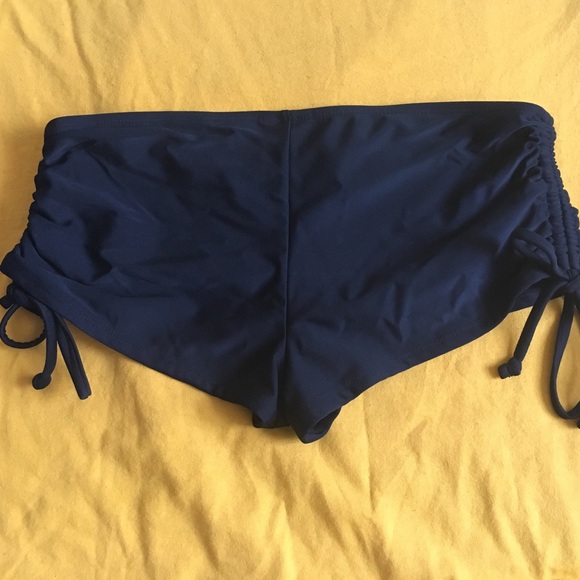 Women's black bathing suit bottom - Picture 2 of 4