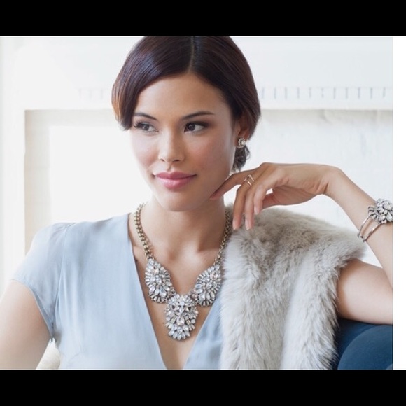 Chloe + Isabel Jewelry - Celestial Frost Statement Necklace