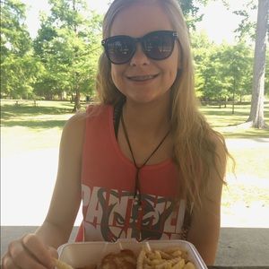 Meet your Posher, Kaylyn