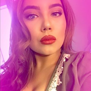 Meet your Posher, Karol