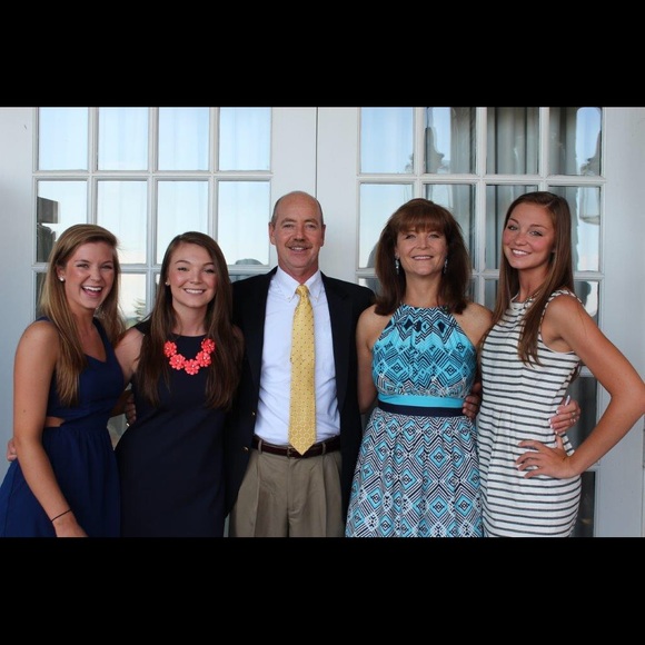 Meet your Posher, Macy - Picture 2 of 3