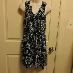 Short black and white floral print dress