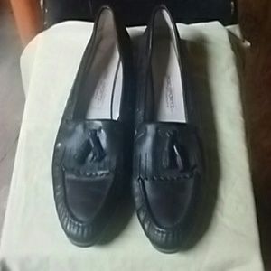 Rocsports size 9.5 wide black loafers