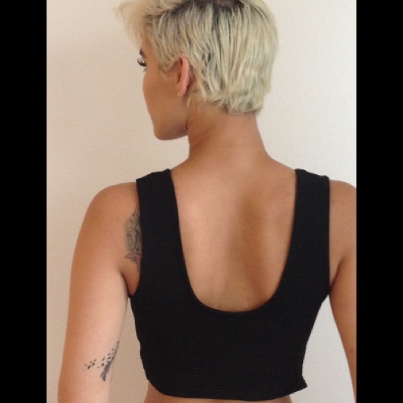 Sexy Black Crop Top - Picture 4 of 4