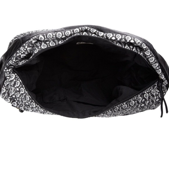 ROXY "A BETTER WORLD" BAG LARGE& in retail! - Picture 4 of 4