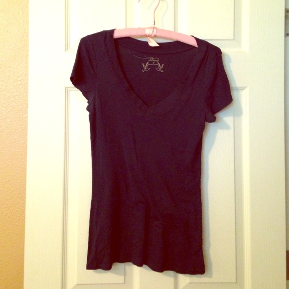 Cute Old Navy // Navy Blue V-Neck Tee // Large