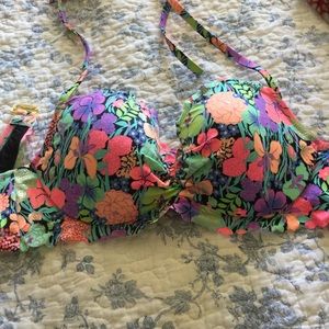 Victoria secret top 36 C