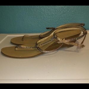 Strapping diamond sandals with slight wedge