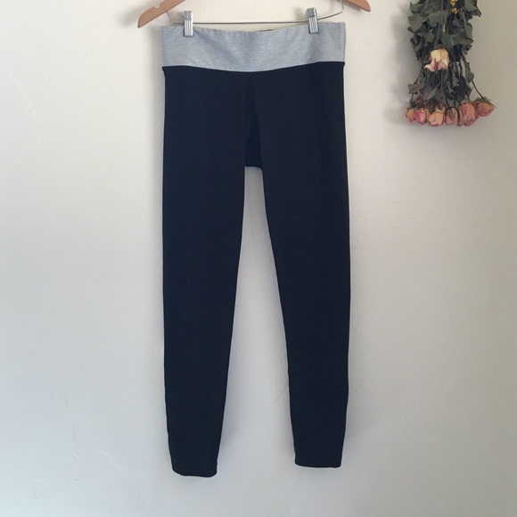 Victoria Secrets PINK reversible leggings