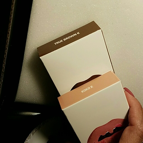 Real Authentic Kylie lipstick and liner set. Bnib - Picture 2 of 4
