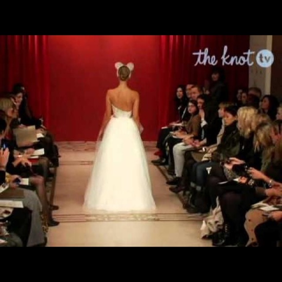 HANDBEADED REEM ACRA WEDDING DRESS - Picture 2 of 2