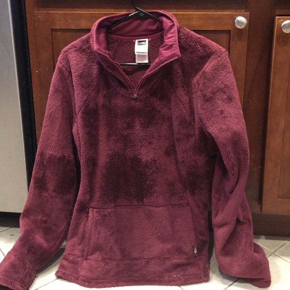 Northface pullover in maroon