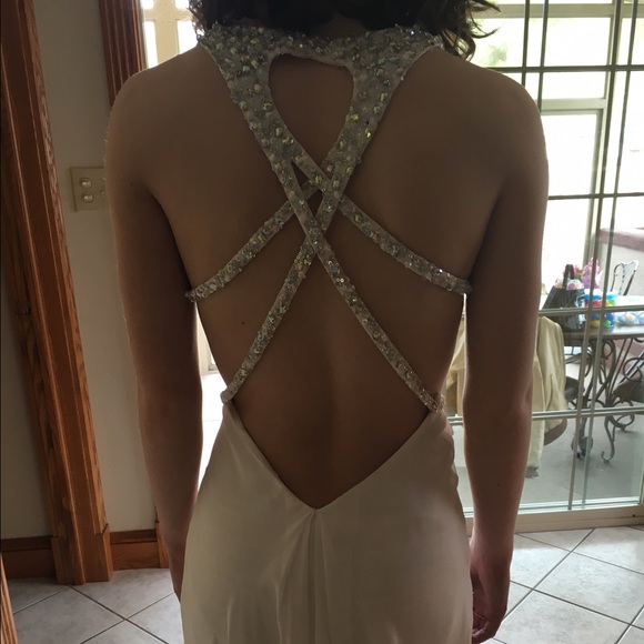 Size 0 prom dress never worn