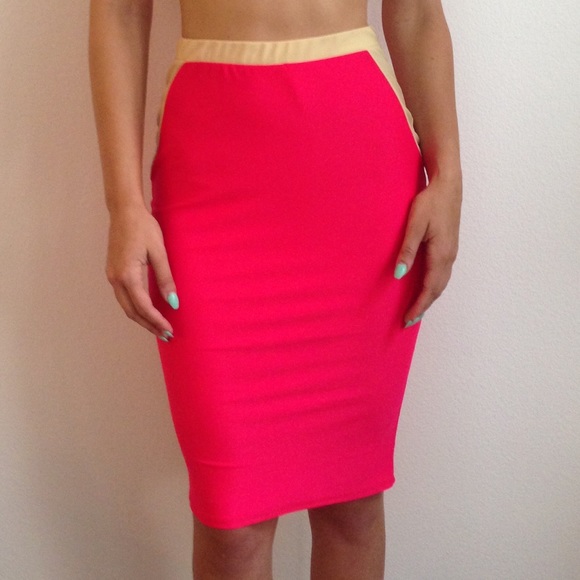 Amazing Hot Pink Skirt Set - Picture 4 of 4