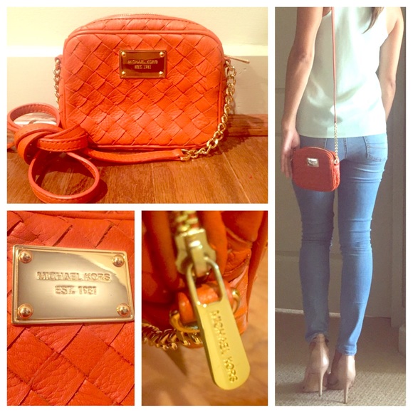 Authentic Michael Kors Crossbody - Picture 1 of 3