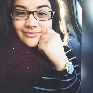 Meet your Posher, Esmeralda