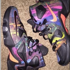 Lebron 13 Akronite