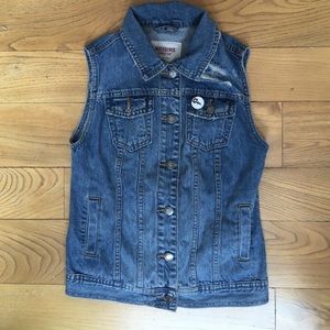 Mossimo distressed denim vest XS