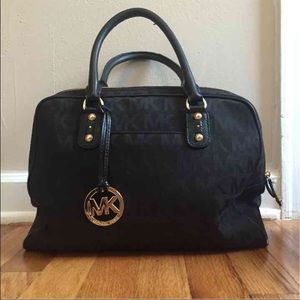 ✨SOLD✨Micheal Kors purse