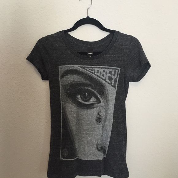 OBEY TShirt size XS