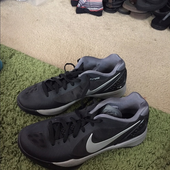 Nike fly wire shoes