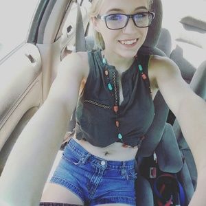 Meet your Posher, Alisom