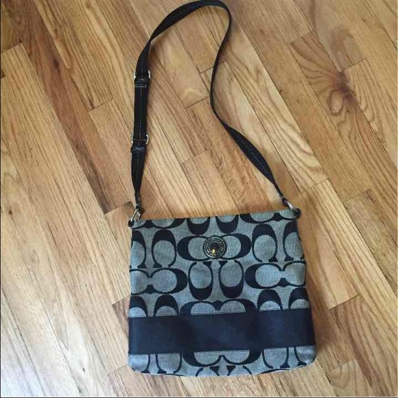 Coach purse - Picture 2 of 3