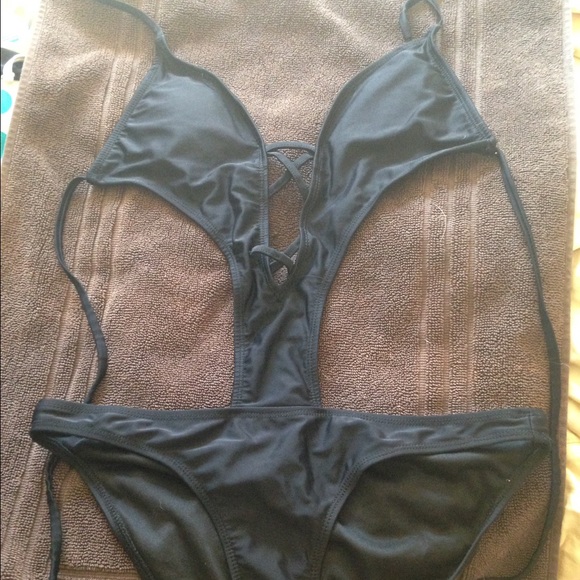 SUPER CUTE black cutout one piece!!!